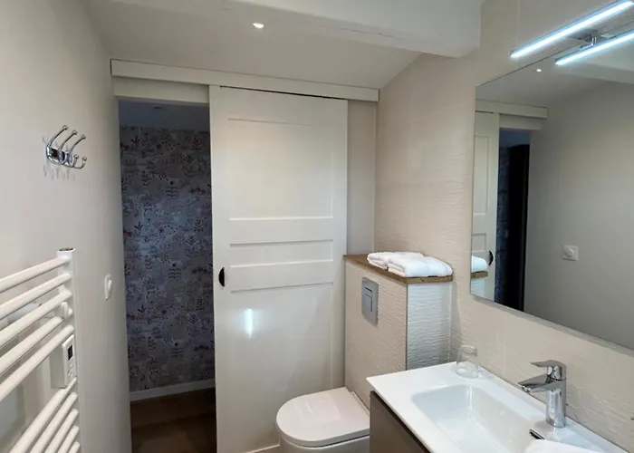 La Petite Maison Et Jardin Apartman *